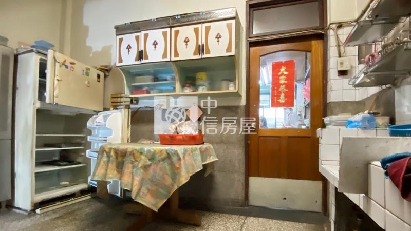 三井湖濱園區邊間黃金透店房屋室內格局與周邊環境