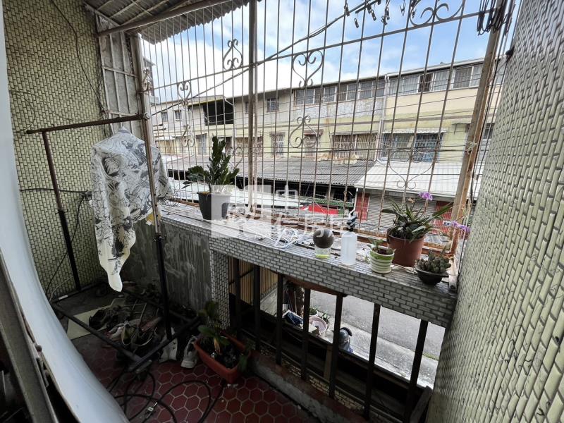 大里增值邊間雙車大地坪透天房屋室內格局與周邊環境