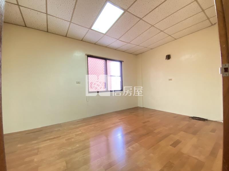 仁德傳統車庫透天房屋室內格局與周邊環境