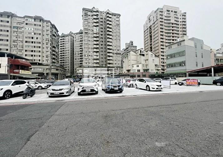 高雄鳳山文青路黃線捷運宅房屋室內格局與周邊環境