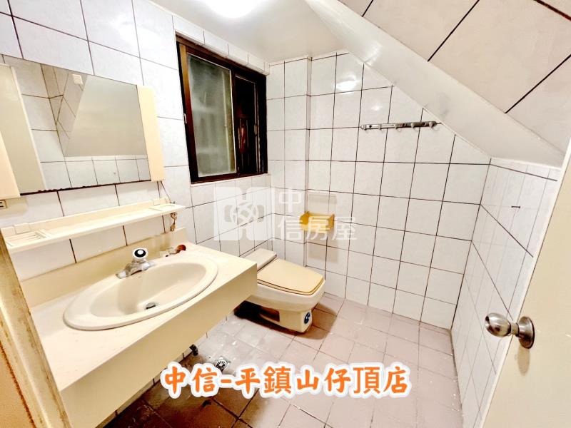 市區旁大地坪五房便宜透天房屋室內格局與周邊環境