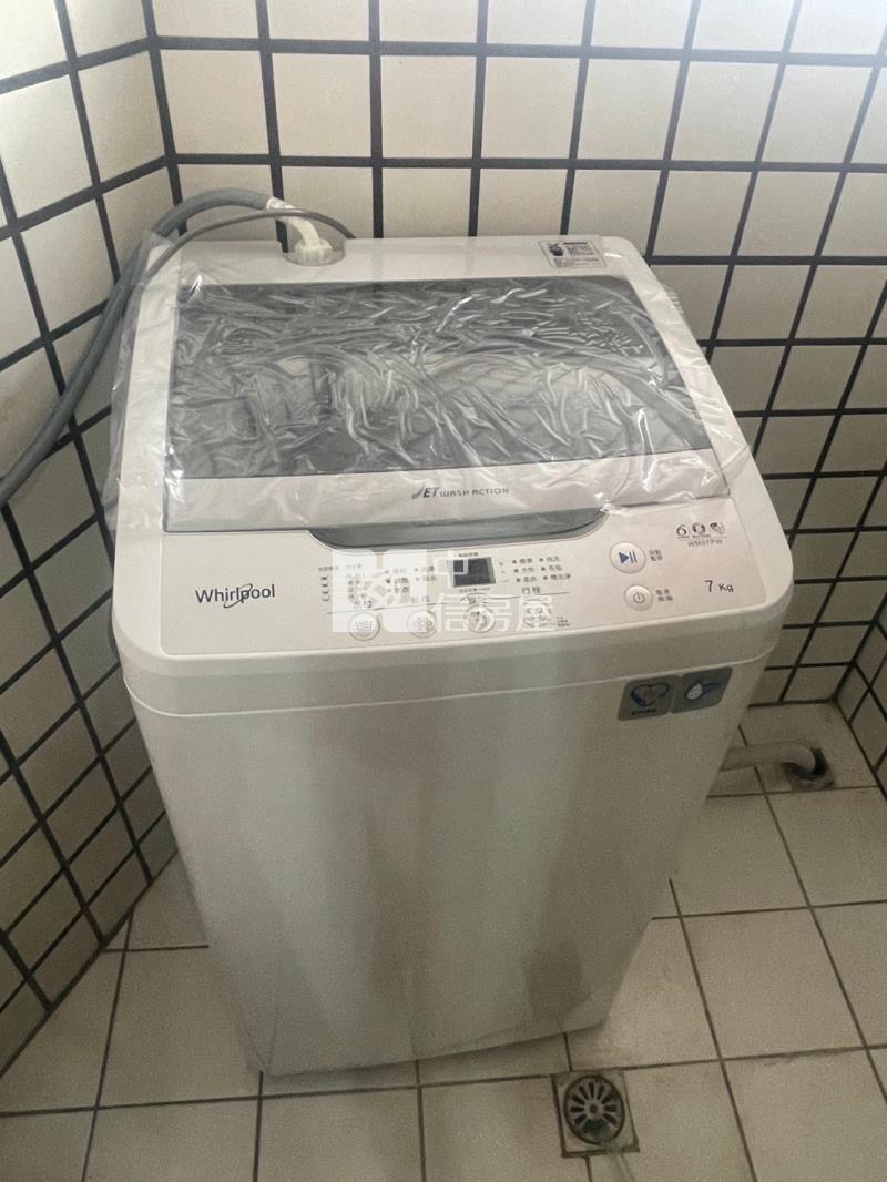 城市經典高樓景觀套房房屋室內格局與周邊環境