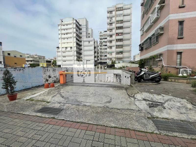 南紡平實公園三房車位房屋室內格局與周邊環境