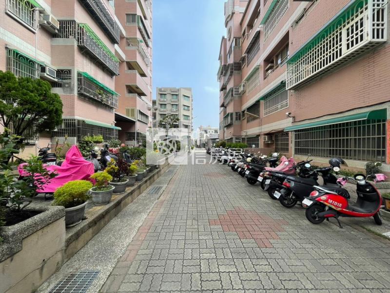 南紡平實公園三房車位房屋室內格局與周邊環境