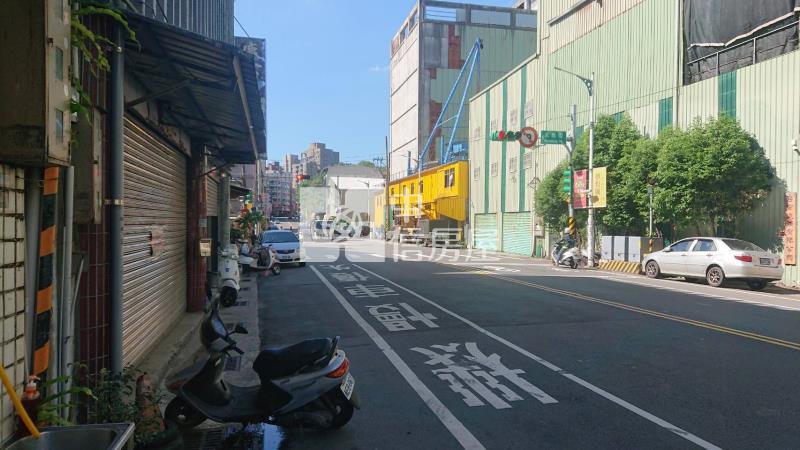 ◆中正路透天店面房屋室內格局與周邊環境