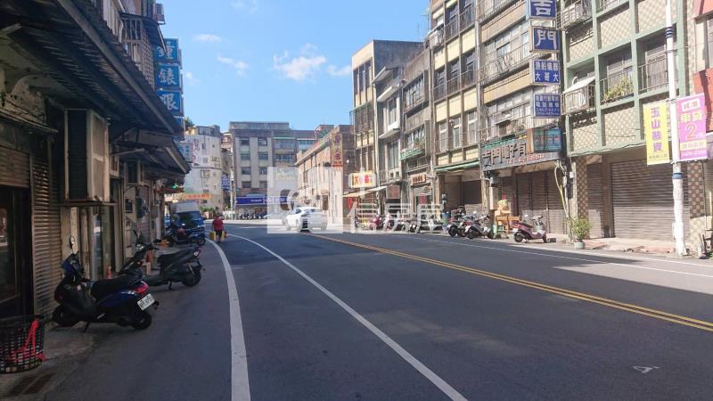 ◆中正路透天店面房屋室內格局與周邊環境