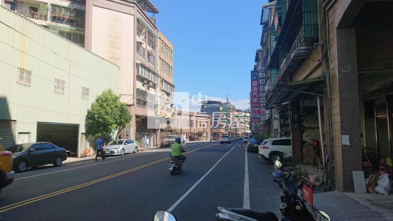 ◆中正路透天店面房屋室內格局與周邊環境