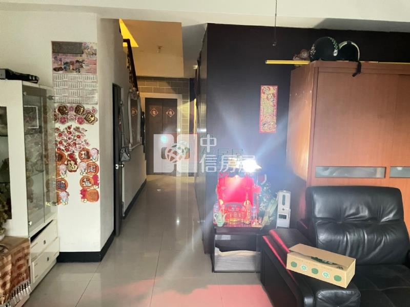 中華路電梯透天房屋室內格局與周邊環境
