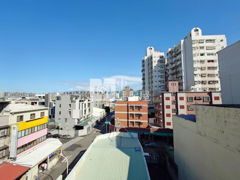 十甲商圈邊間透店房屋室內格局與周邊環境