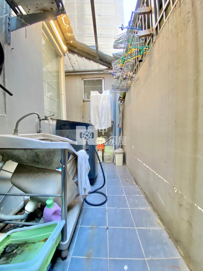 精誠商圈一樓大面寬住商合併房屋室內格局與周邊環境