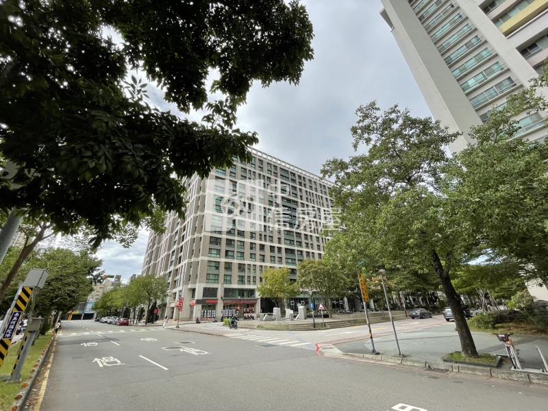 藍海帝王戶氣派景觀純辦坡平車房屋室內格局與周邊環境