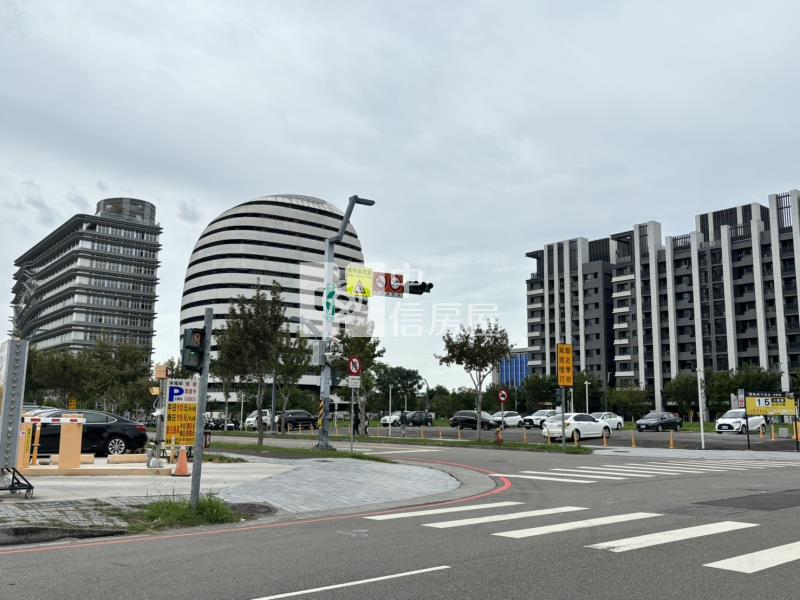 水湳大地坪前院停車透天房屋室內格局與周邊環境