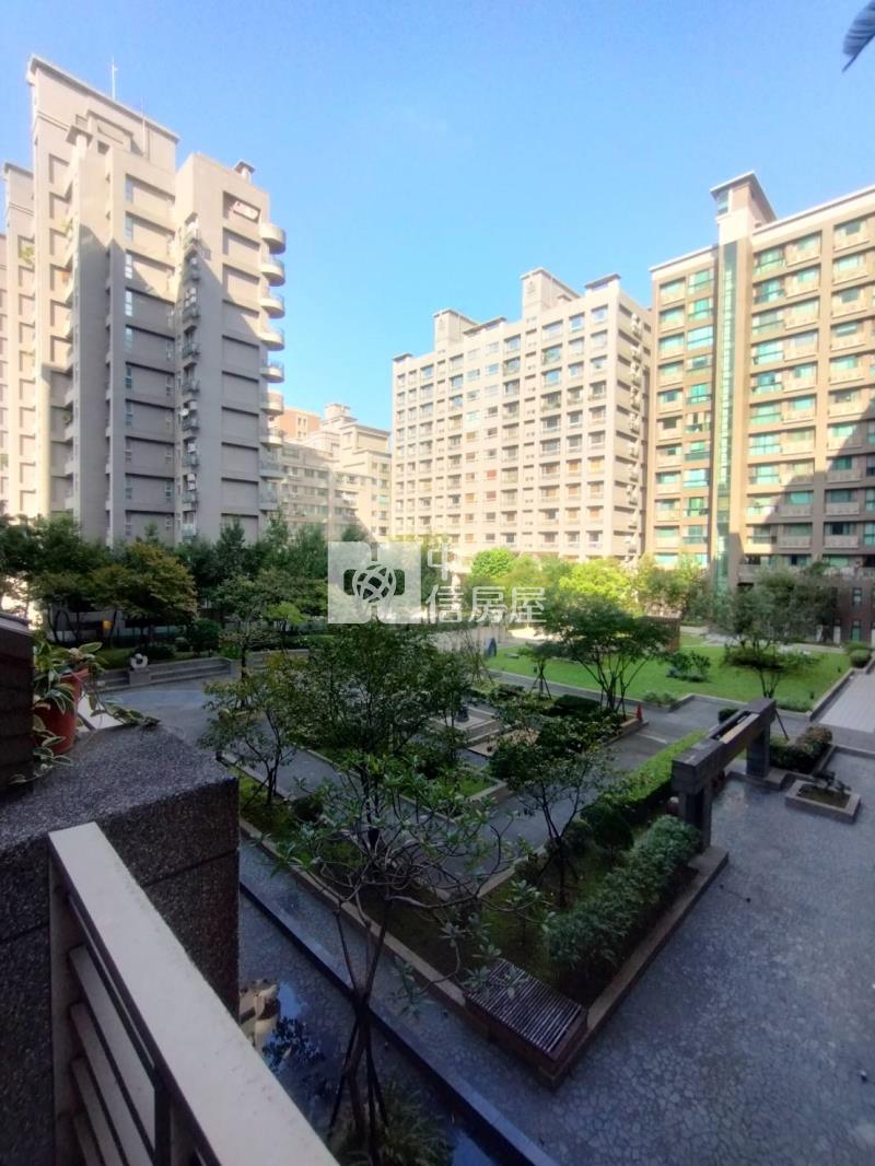 正藝文特區高檔裝潢露台3改2房車房屋室內格局與周邊環境