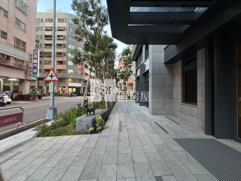 中興商圈角間平車樓店房屋室內格局與周邊環境