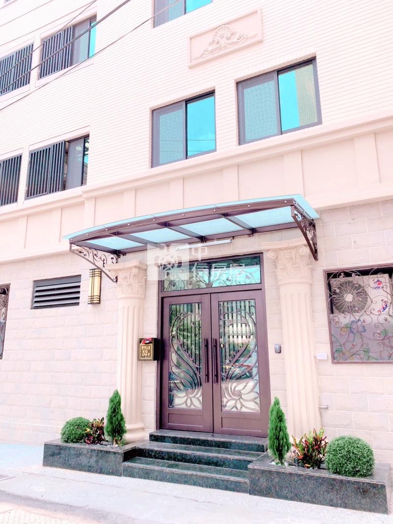 水湳大面寬電梯收租透套房屋室內格局與周邊環境