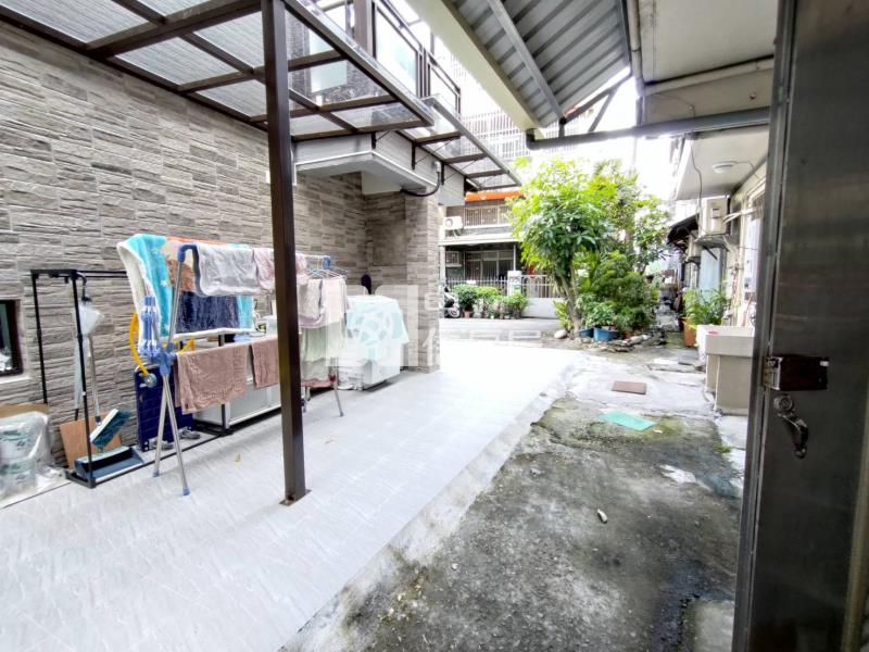 正五權南路臨路金樓店房屋室內格局與周邊環境
