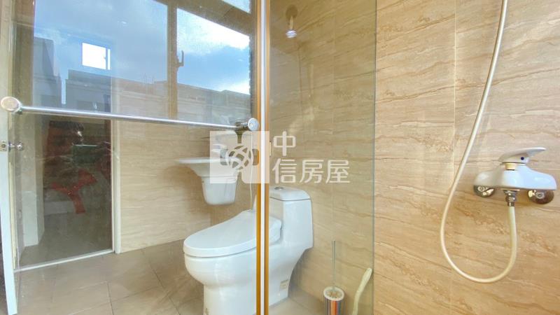 新社輕屋齡前院雙車別墅(專)房屋室內格局與周邊環境