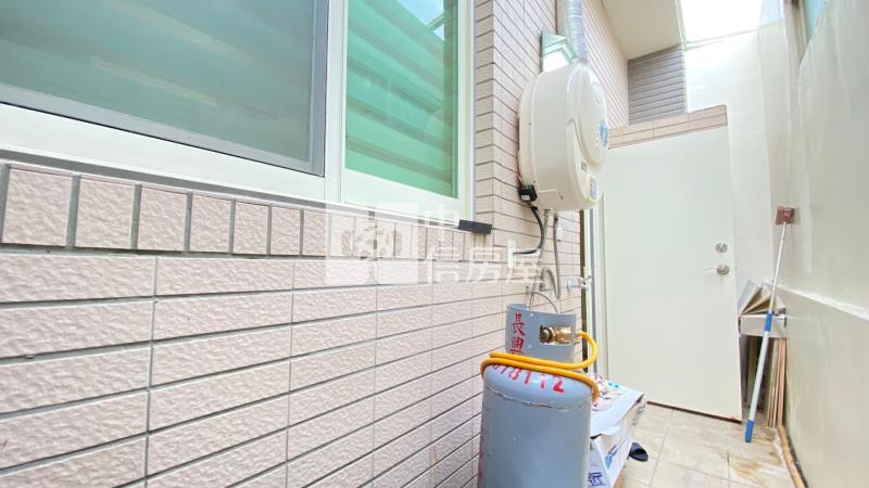 新社輕屋齡前院雙車別墅(專)房屋室內格局與周邊環境