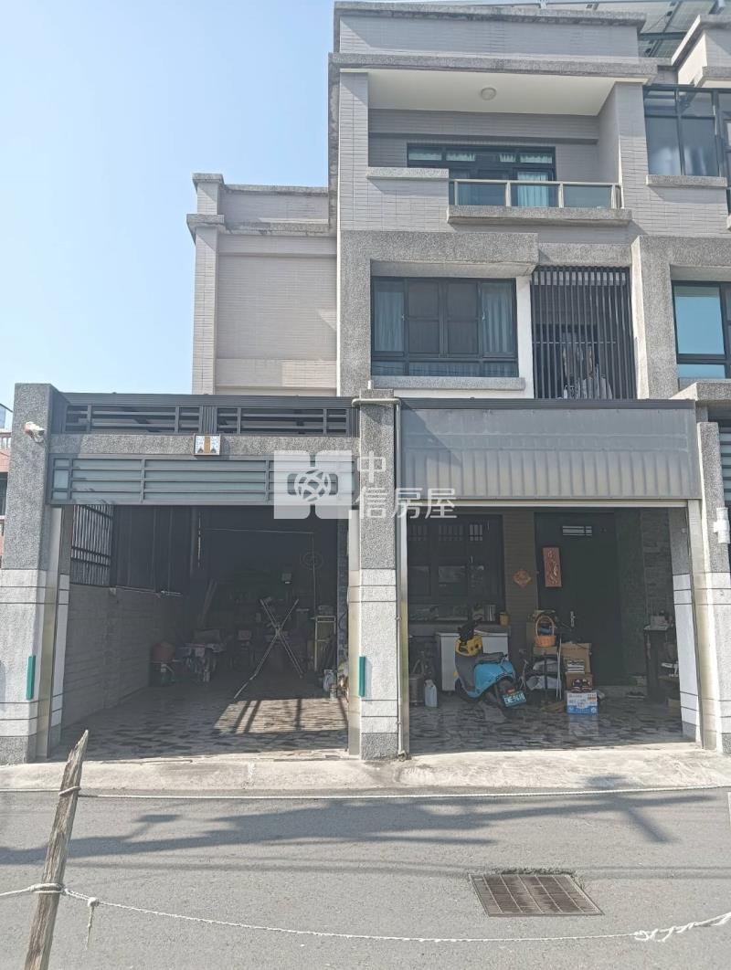 三車位邊間別墅房屋室內格局與周邊環境