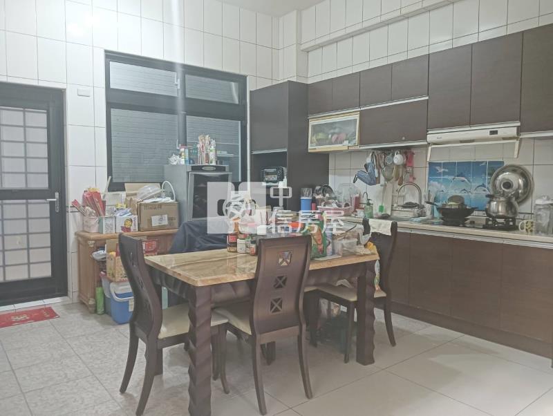 三車位邊間別墅房屋室內格局與周邊環境