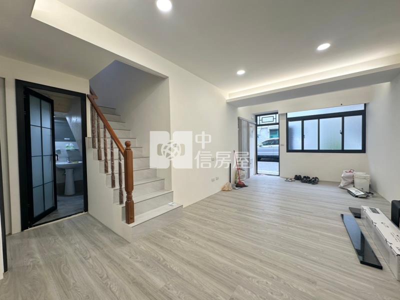 龍潭804旁活巷獨立車庫美透天房屋室內格局與周邊環境