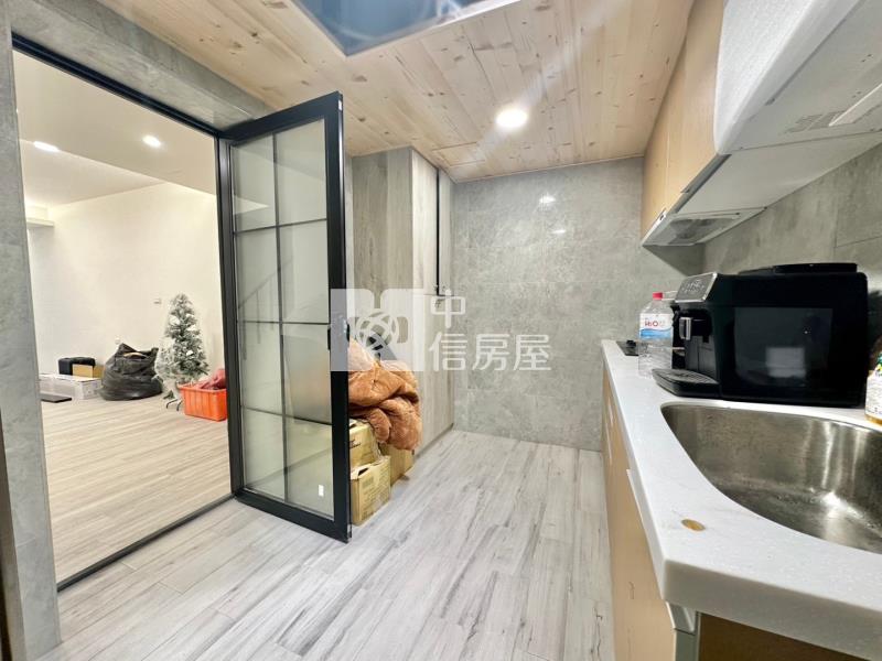 龍潭804旁活巷獨立車庫美透天房屋室內格局與周邊環境