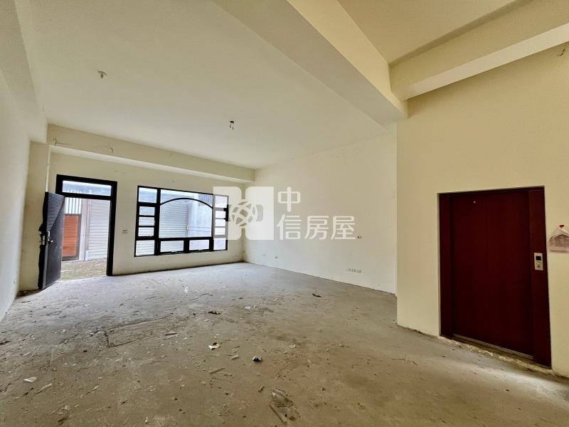 中興首區公園電梯美墅房屋室內格局與周邊環境