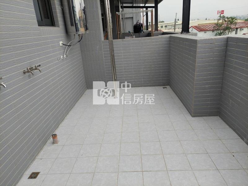 文化路旁全新別墅房屋室內格局與周邊環境