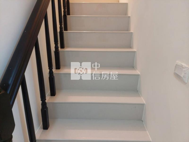 文化路旁全新別墅房屋室內格局與周邊環境