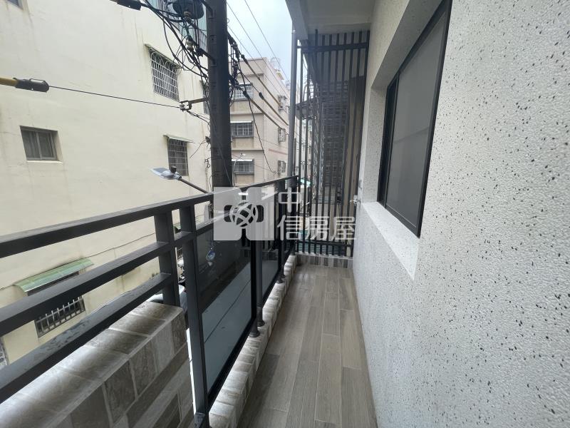 鼎中商圈文藻透天車庫房屋室內格局與周邊環境