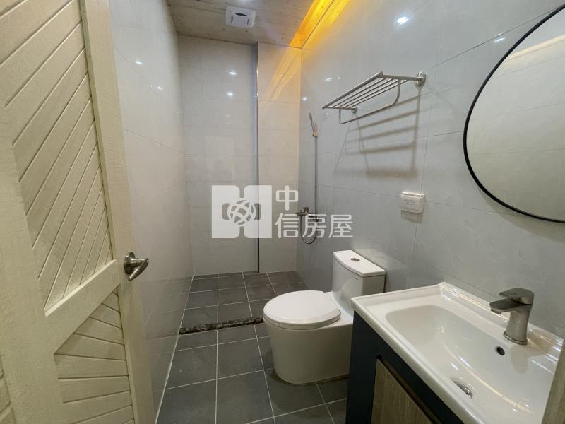 鼎中商圈文藻透天車庫房屋室內格局與周邊環境