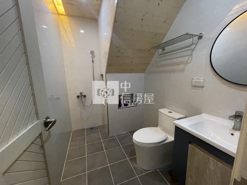 鼎中商圈文藻透天車庫房屋室內格局與周邊環境