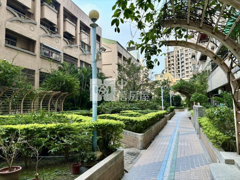 美麗殿收租四房+車位房屋室內格局與周邊環境
