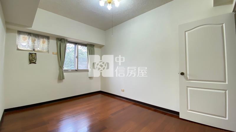 太子建設大三房休旅車位稀有釋出房屋室內格局與周邊環境