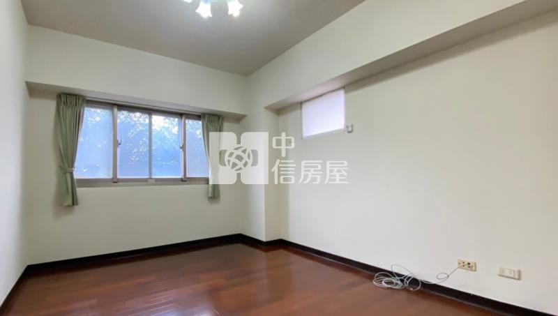 太子建設大三房休旅車位稀有釋出房屋室內格局與周邊環境