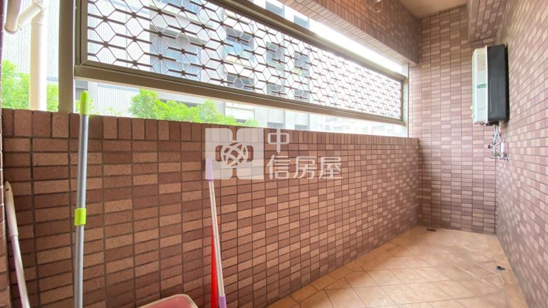 太子建設大三房休旅車位稀有釋出房屋室內格局與周邊環境