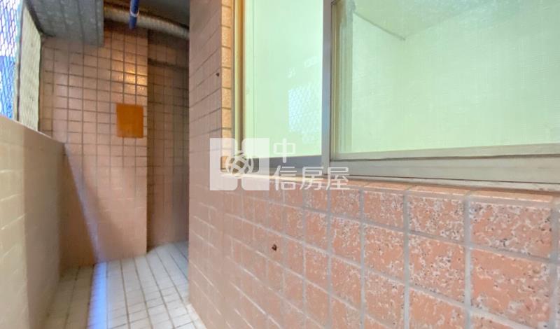 低總價北屯特力屋三房雙陽台房屋室內格局與周邊環境