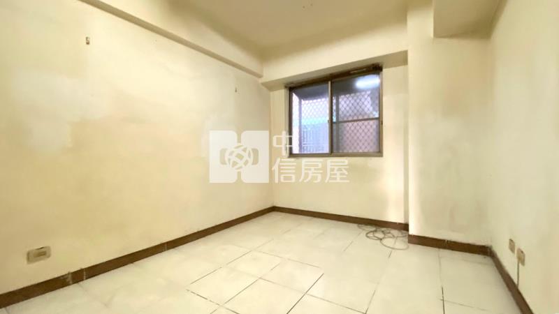 低總價北屯特力屋三房雙陽台房屋室內格局與周邊環境