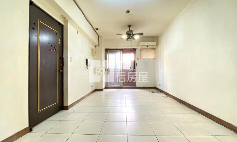 低總價北屯特力屋三房雙陽台房屋室內格局與周邊環境