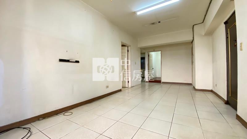 低總價北屯特力屋三房雙陽台房屋室內格局與周邊環境