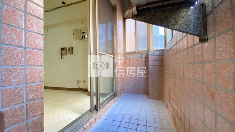 低總價北屯特力屋三房雙陽台房屋室內格局與周邊環境