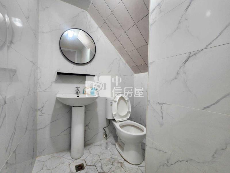 近社皮飯湯車庫別墅房屋室內格局與周邊環境