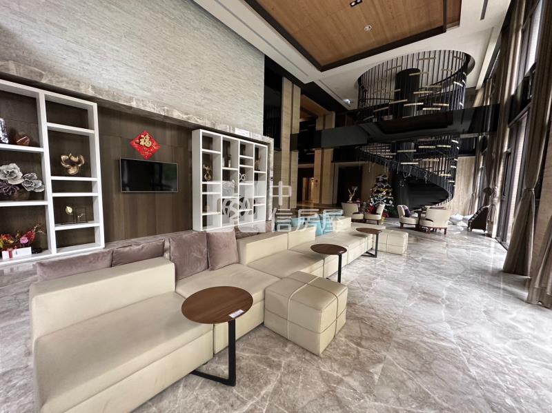 嶺東商圈1+2F精裝美樓店+平車房屋室內格局與周邊環境