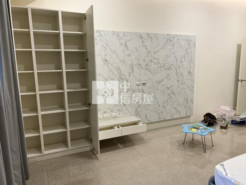嶺東商圈1+2F精裝美樓店+平車房屋室內格局與周邊環境