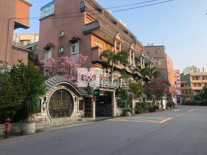 中壢健行科大邊間美別墅房屋室內格局與周邊環境