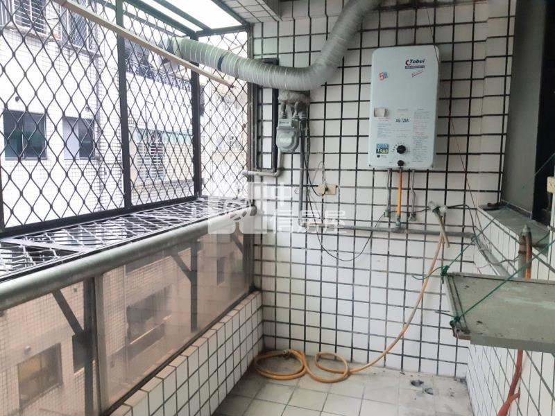 ●陽光樓中樓+車位房屋室內格局與周邊環境