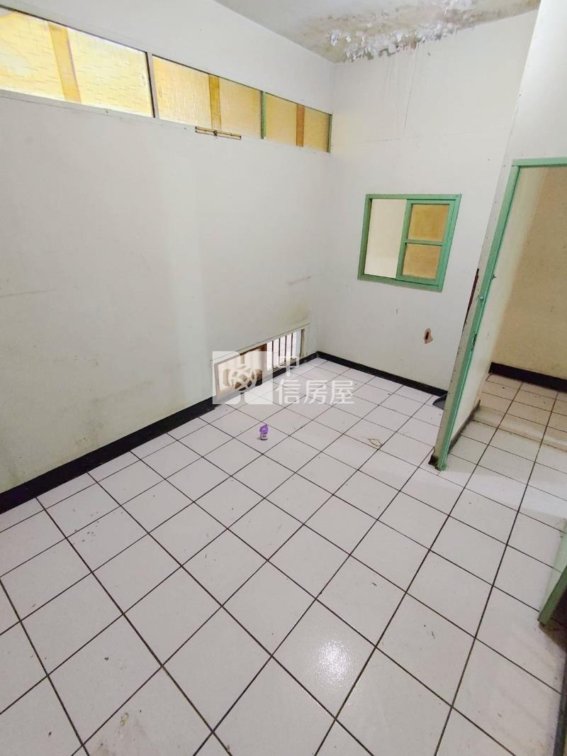 中原大潤發旁透天房屋室內格局與周邊環境