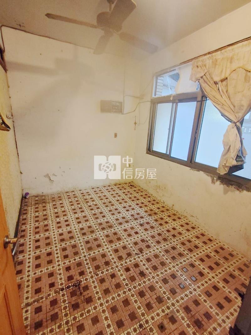 中原大潤發旁透天房屋室內格局與周邊環境