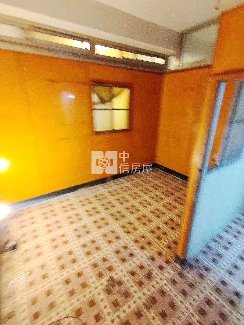 中原大潤發旁透天房屋室內格局與周邊環境