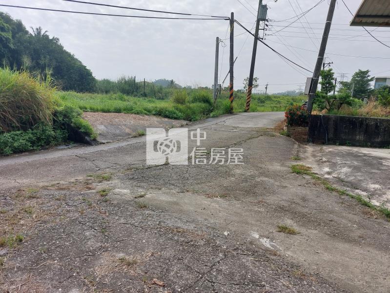 左鎮近化石館6.3分有水電平坦農地房屋室內格局與周邊環境